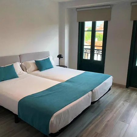 Hotel Pombal Rooms-2